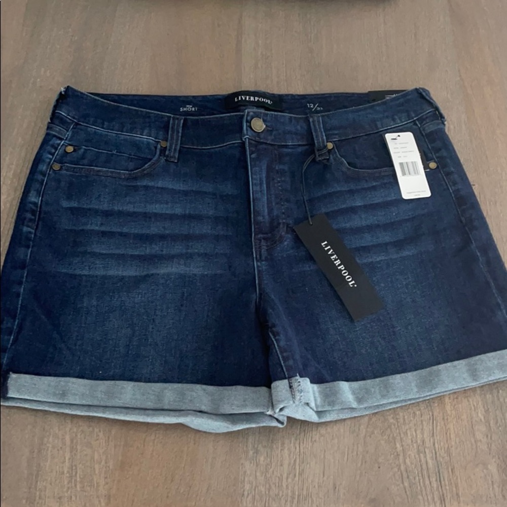 Liverpool Vickie Short Size 12/31 NWT